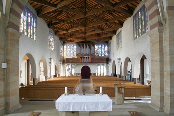 Innenraum Blick zur Orgel Innenraum Blick zur Orgel