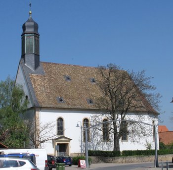 Kath. Kirche St. Ägidius Meckenheim Seitenansicht eine Kirche im Sonnenschein