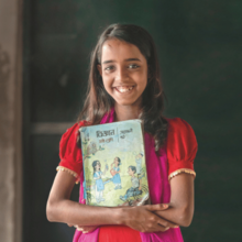 Hier ist die zwölfjährige Nour aus Bangladesch zu sehen.